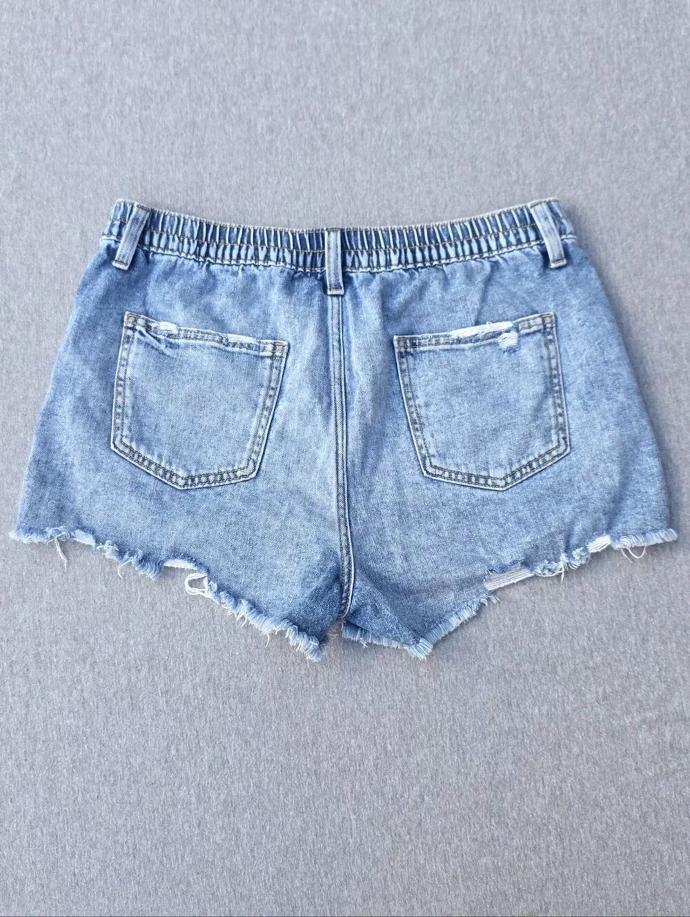 Aerie Women's Distressed Denim Shorts Size Medium Stretch Waist